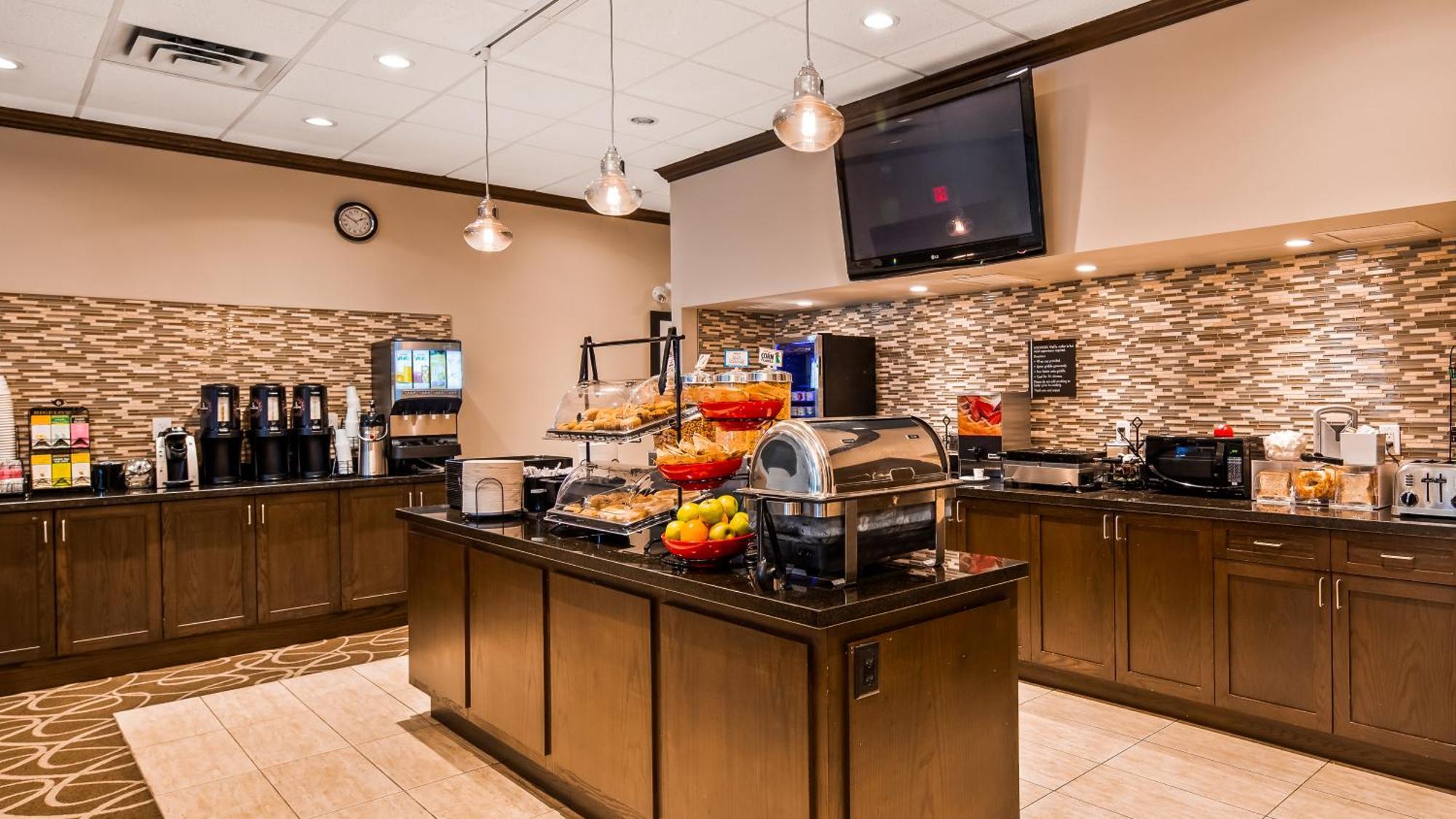 皮特米多思贝斯特韦斯特plus酒店 Pitt Meadows 外观 照片